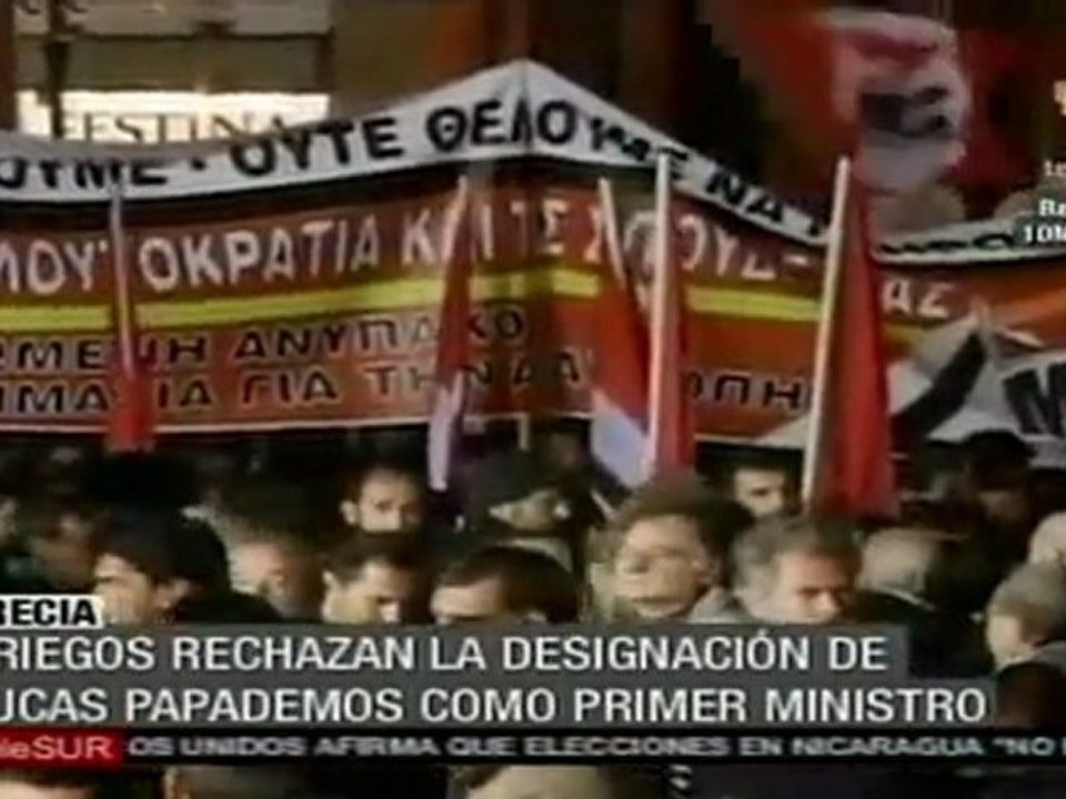 Griegos rechazan designación de Papademos como Premier