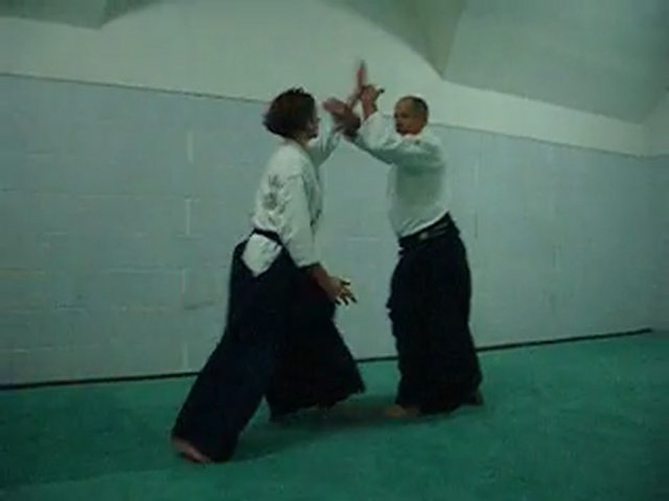 Shomen uchi -  Shiho nage omote 2è forme