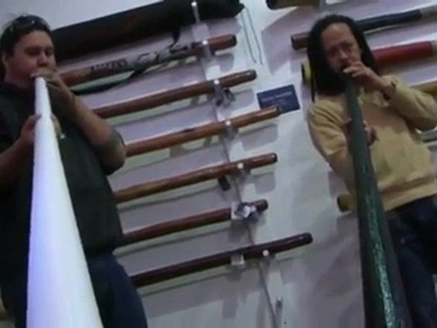 Stu and Sanshi jam on the new Flying Didge travel didgeridoo