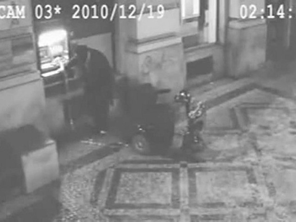 Scooter ile ATM soyulursa