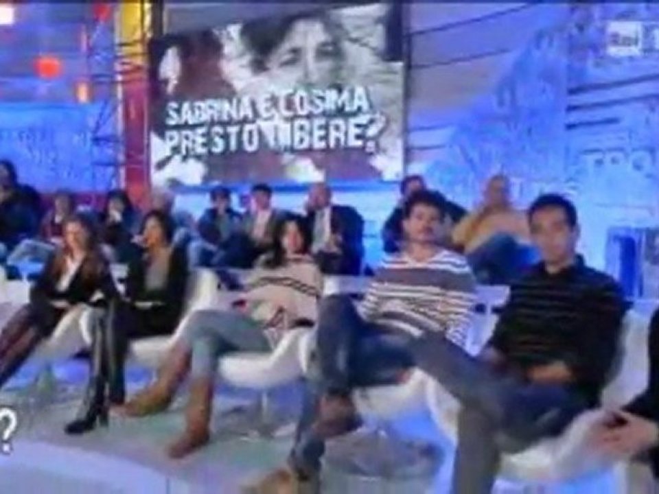 La vita in diretta su Avetrana 10.11.2011