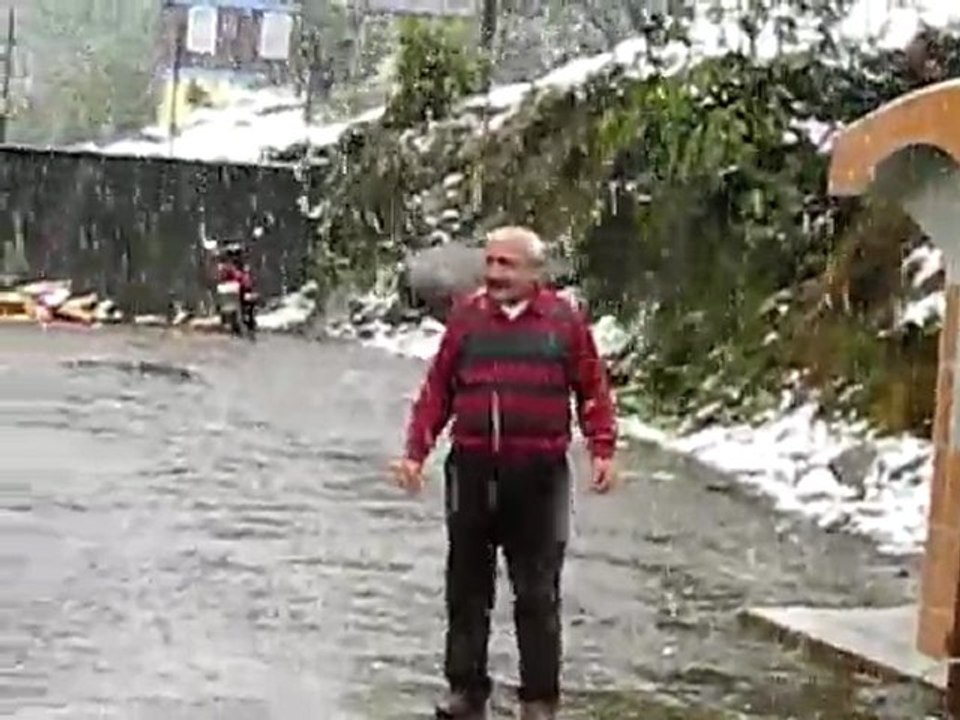 12/11/2011  HOCA  KAR ALTİNDA