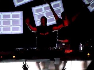 DURKY BASS PARTIE 2 @ EXPLOSION DU 10/11/11 AU NINKASI KAO