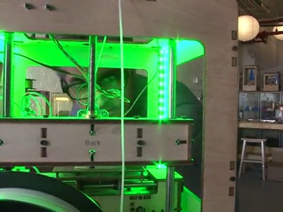 آلة طباعة بثلاثة أبعاد تدخل عالم التكنولوجيا