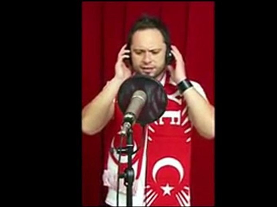 16 Farklı Şarkıcıdan İzmir Marşı
