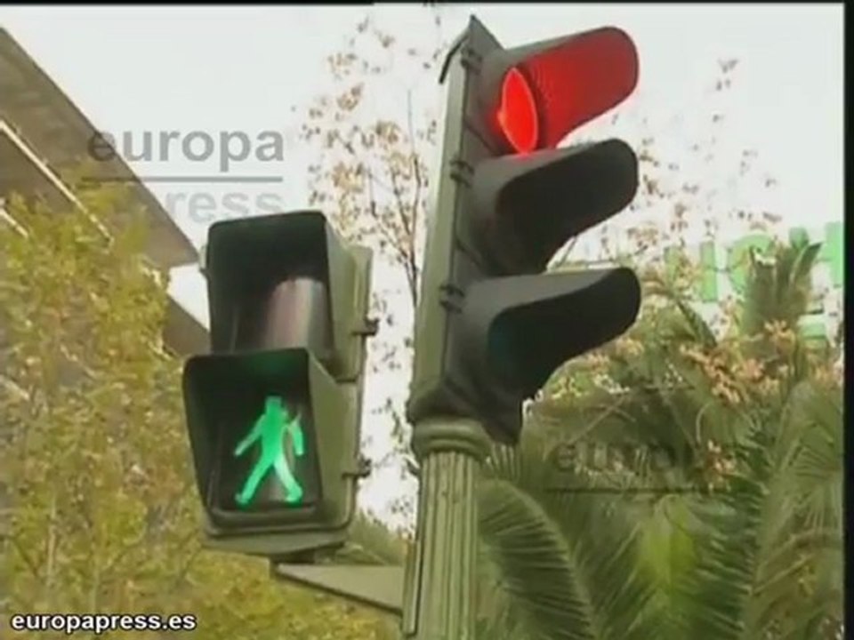 Seis de cada diez peatones en Madrid cruzan en rojo