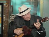 El músico Hernán Gamboa y su cuatro