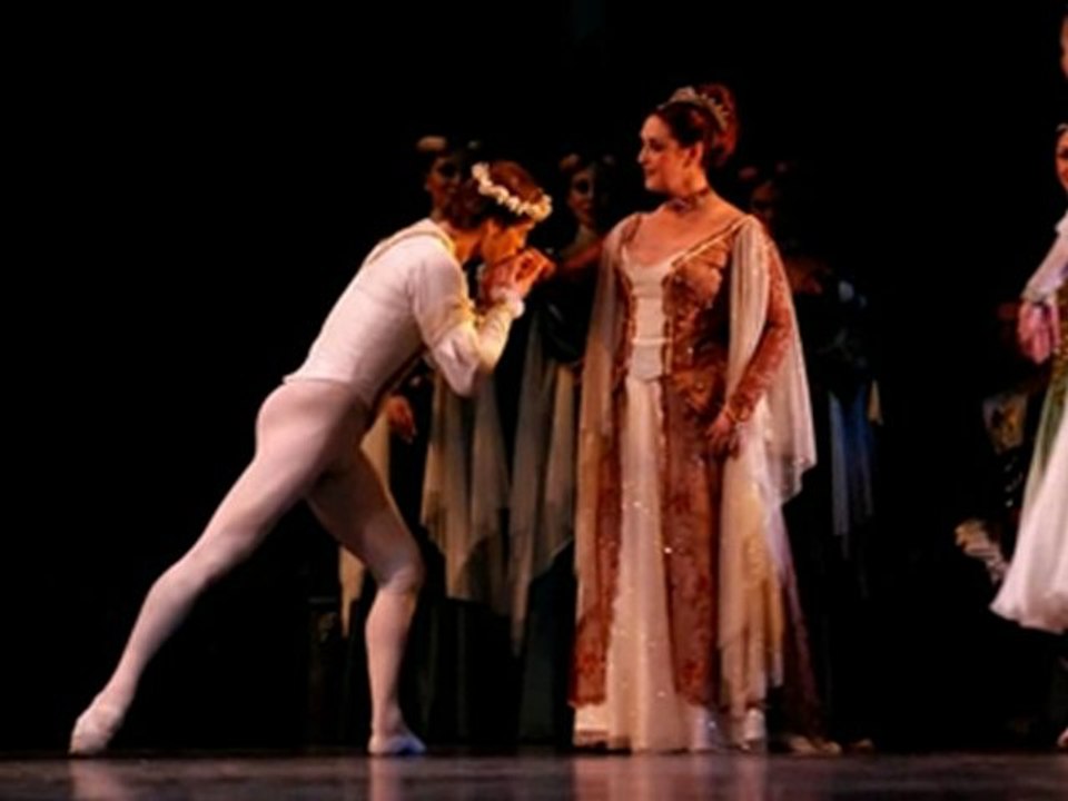 SWAN LAKE BALLET KUĞU GÖLÜ BALESİ - YouTube