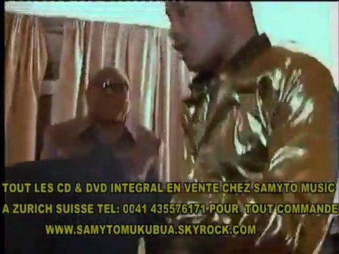 KOFFI OLOMIDE CHANTE LUTUMBA SIMARO A LIVE CHEZ SAMYTO MUSIC A ZURICH SUISSE 13_11_2011