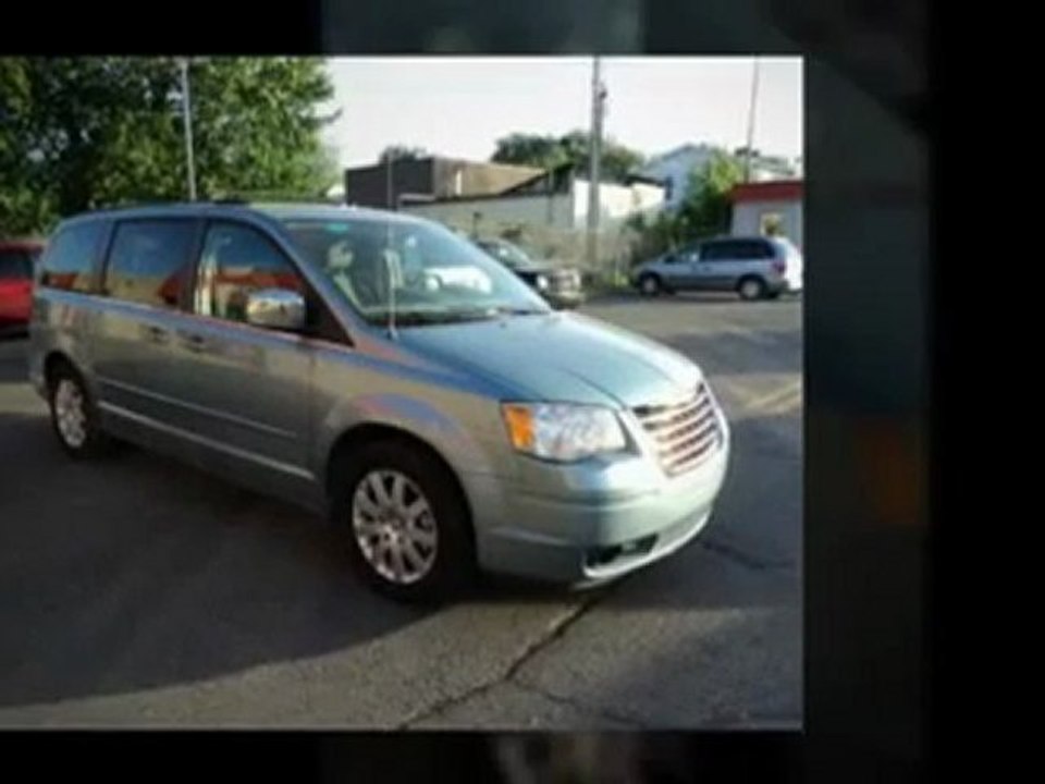 2010 Chrysler Town&Country Chez Landry Automobiles Laval Mon