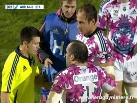 Roncero balance une gaufre lors de Worcester vs Stade Francais