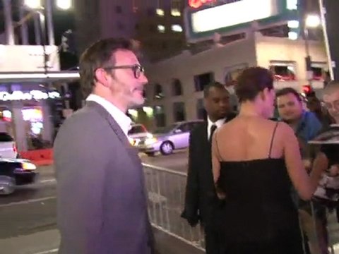 'The Artist' tops Golden Globes nominations