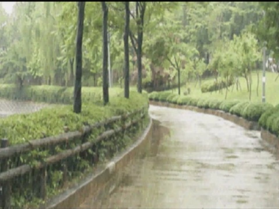 M.F.Ö "Bu Sabah Yağmur Var İstanbul'da" - 100 Yıl Geçse de Dinlerim