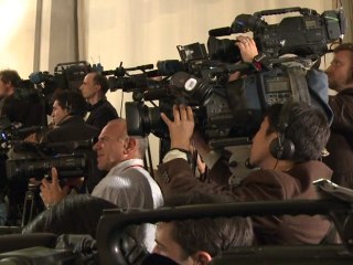 Mario Monti substitui Berlusconi