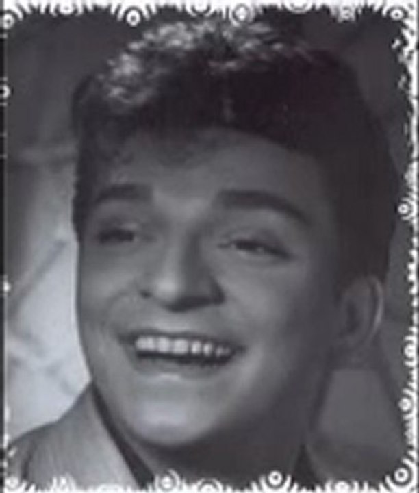 Zeki Müren - Avuçlarında Hala Sıcaklığın Var - Müzik