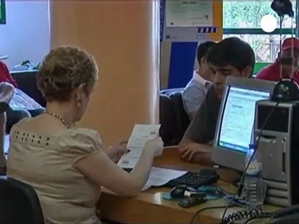 Portugal slips deeper into recession