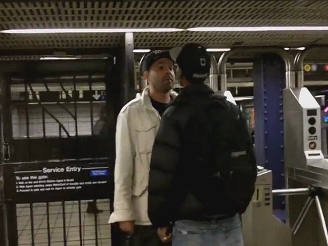 Mets-moi un coup de poing et je te serre la main