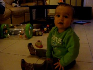 14/11/11 Grégoire se déplace, s'assoit