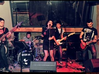 Pembe Mezarlık ( Model ) acoustic vers - Çağdaş BOY