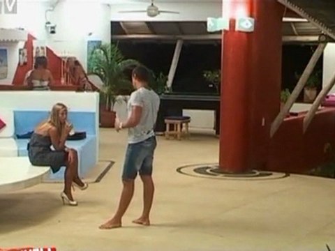 Kanikuly.v.meksike.noch.na.ville.11.11.2011.SATRip.[ riper.am]