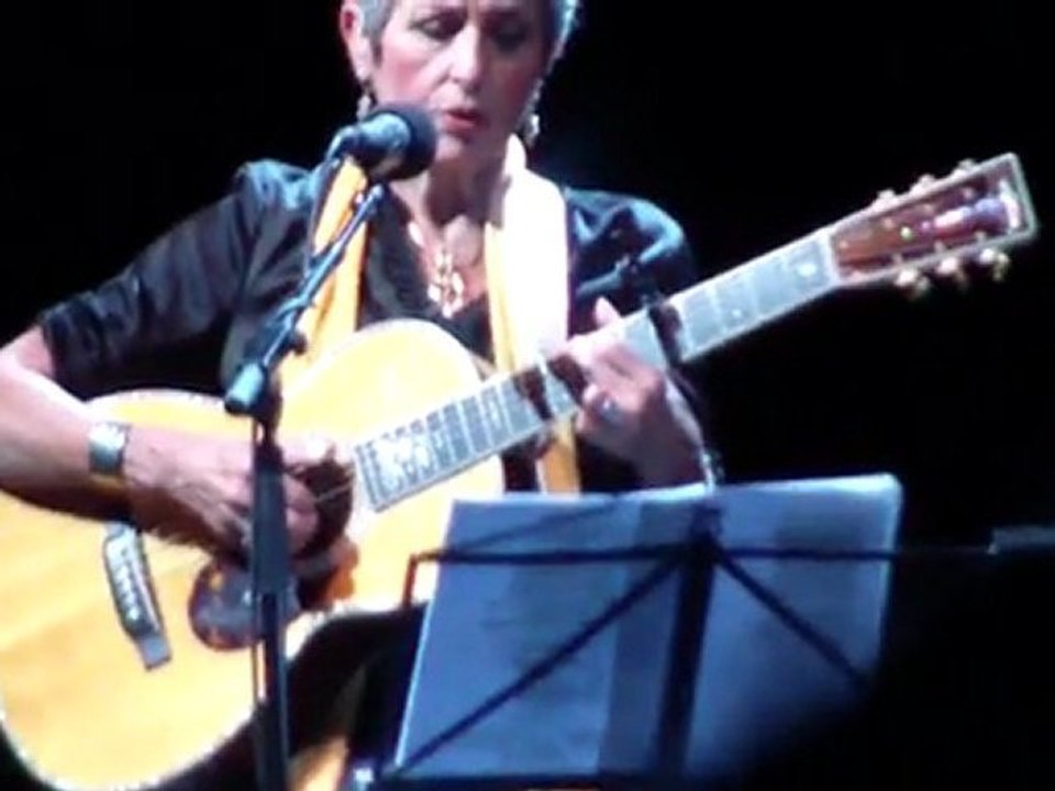 Joan baez à Troyes le 15 octobre 2011 - Parachutiste