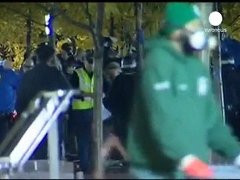 Occupy Wall Street : la police force l'évacuation des...