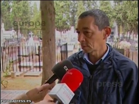 Profanan nichos en el cementerio de Badajoz