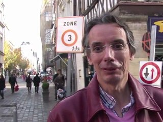 Un radar pour piétons dans une rue commerçante de Rouen