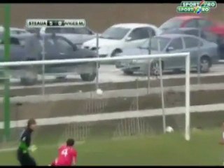 Απίστευτη χαμένη ευκαιρία σε κενό τέρμα