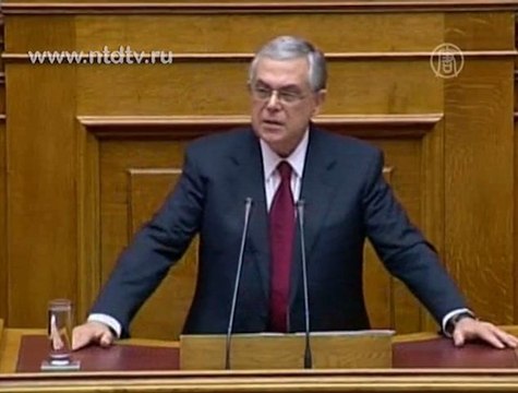 Пападемос: Грецию еще можно спасти