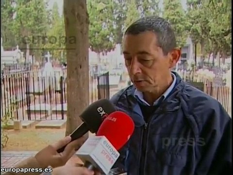 Profanan 4 nichos en el cementerio de Don Benito