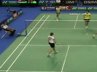Yonex IFB 2011 - demi finale - FischerPedersen VS ZhangZhao - 21/14 22/24 22/20 - 5