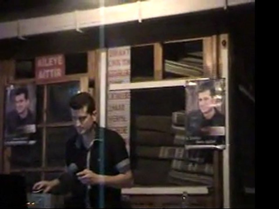 MUSTAFA  ELMAS   SACLARINI TARAMISSIN SARI RENGE BOYAMISSIN