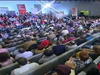 Rubalcaba: Yo no soy igual que Mariano Rajoy, ni en derechos ni en economía