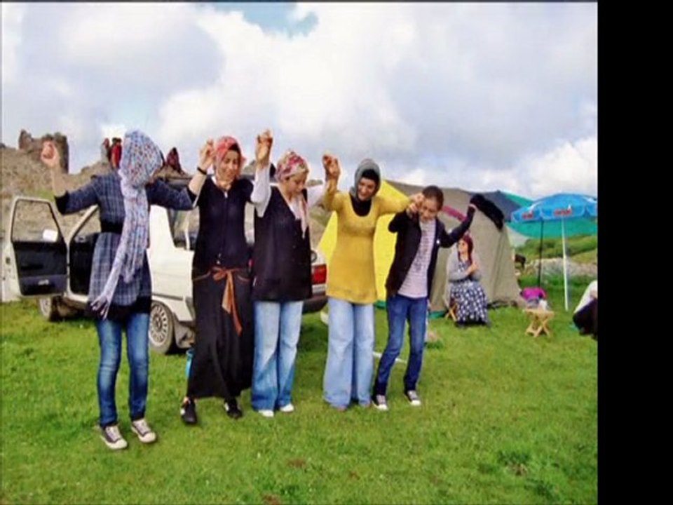 İbrahim Erkal-Hani yaylam Türküsüyle Hambarkaya