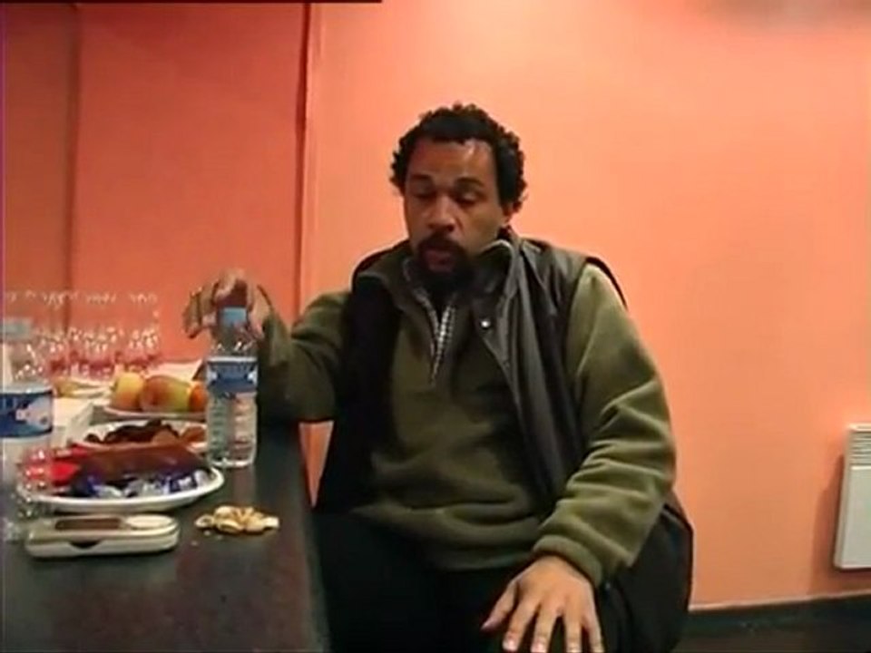 Dieudonné - Bonus DVD de Mes excuses - YouTube