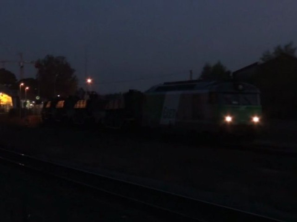 train militaire nocturne
