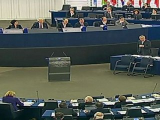 Juncker propone que las decisiones del Eurogrupo sean más "políticas"