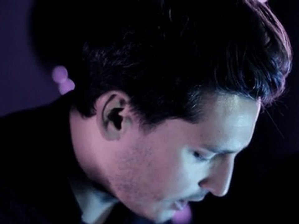 Edward Barrow "ENJOY THE SILENCE" (Depeche Mode cover)