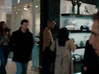 Le Casse de Central Park - Extrait : Slide démontre à l'équipe qu'ils peuvent voler dans le centre commercial