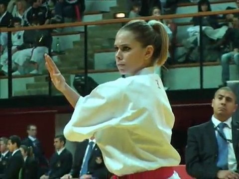 Séance photo des championnes du monde juniors de karaté 2011