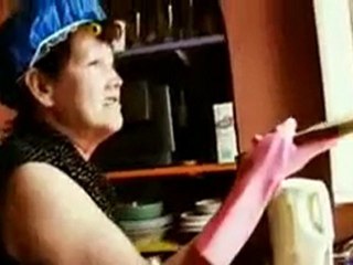 TA GUEULE LA VIEILLE !