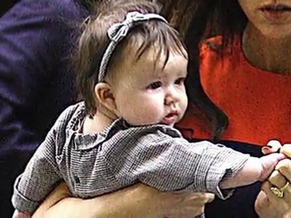 Victoria Beckam mit Baby unterwegs