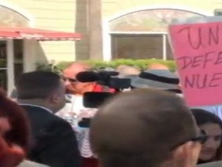 El candidato Herman Cain cree que EEUU debería aumentar la presión sobre Cuba