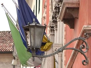 LA CASTA NON E' NEI COMUNI