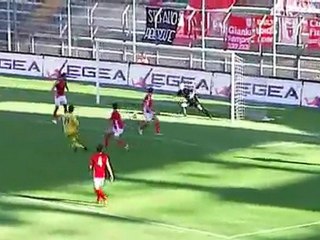 TRIESTINA BEFFATA DALLA CARRARESE