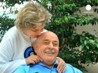 Brazil's cancer-ill Lula shaves his hair