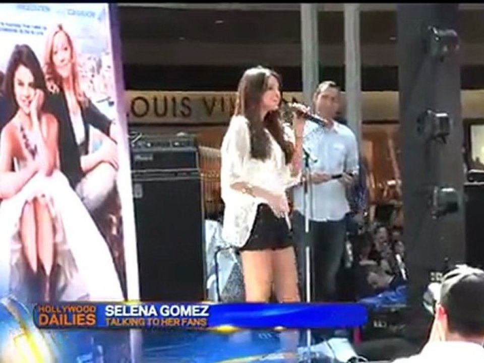 Selena Gomez - Interview