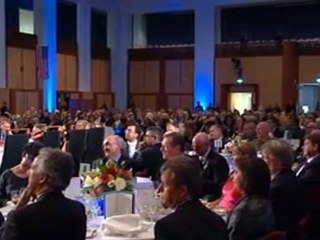 Obama attends state dinner in Canberra