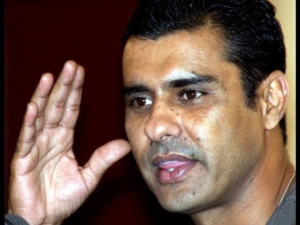 Cricket Video News - On This Day - 16th November - Cricket World TV - Waqar Younis, Dravid, Dhoni